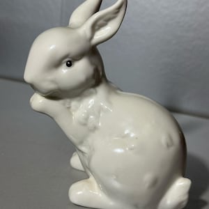 Large Vintage White Porcelain Rabbit, Elegant Bunny Figurine, Classic Home Decor & Collectible, Easter Decor, Easter gift, easter cute bunny