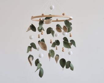 Babymobil med skogslöv, grön blommig barnrumsdekoration