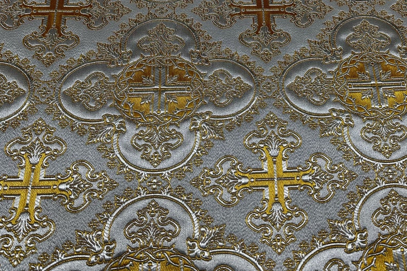 Wreath Brocade Fabric, Metallic Priest Vestment Fabric, 67" Wide, premium quality fabric, ecclesiastical fabric, liturgical fabric White - gold