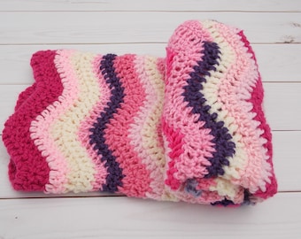 crocheted bebé manta afgano alfombra zig zag chevron - asiento de coche, cochecito, cochecito - multicolor crema rosa púrpura rayas chica