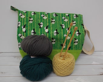 bolsa de proyecto grande con cremallera - tejido de punto o ganchillo - pandas en bambú verde