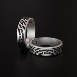 Greek Key Silver Ring – Oxidized 925 Sterling Unisex Band – Engraved Meander Pattern Ring – Handmade Minimalist Jewelry – Gift for All