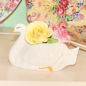Vintage Fine Bone China Flowers Swan, Made in England