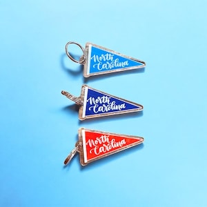 North Carolina Pennant keychain, North Carolina Blue keychain souvenir, Red Flag North Carolina Keychain gift for student, Fun Grad Gift
