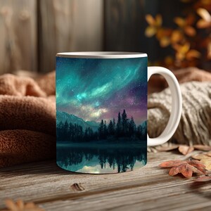 Aurora Mirage Becher, Nordlichter Wickeltasse, bunte Aurora Borealis Kaffeebecher, Bergsee Szene Geschenk, Stargazer Naturbecher