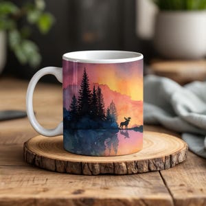 Mok noorderlicht eland, aurora borealis aquarel beker, bos nachtscène keramische mok, natuurliefhebber cadeau voor mannen en vrouwen