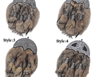 Puede incluir: Cuatro estilos diferentes de sporrans de kilt con varios adornos metálicos. Cada sporran está hecho de piel marrón con tres borlas. Los sporrans están etiquetados como "Estilo: 1", "Estilo: 2", "Estilo: 3" y "Estilo: 4".