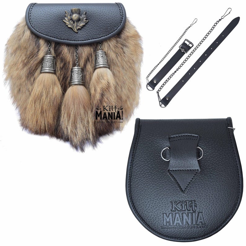 Puede incluir: Un sporran de cuero negro con frente de piel, borlas plateadas y un emblema decorativo de cardo. Incluye una cadena y una correa de cuero. El sporran tiene el texto "Kilt MANIA!" en la parte inferior.