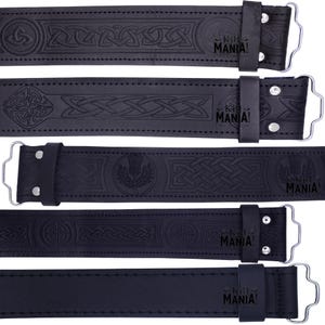 Op de afbeelding: Vijf zwarte leren riemen met verschillende gegraveerde Keltische knoopontwerpen. De riemen hebben zilveren gespen en zijn allemaal even breed.