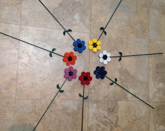 Up-cycled Metal: Medium 3 &quot;&quot;bunt bemalte Gartenblumenstecker von GmaJanisew.&quot;