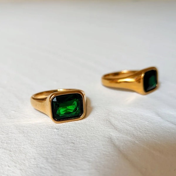 Vintage Square Emerald Signet Ring - Green Stone Zirconia Gemstone - Women's Gold Color Jewelry Gift