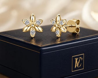 18ct Gold  Stud Earrings: 9mm Floral Design in Luxury Gift Box Included Gold vermeil