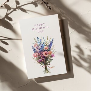 Tarjeta imprimible del día de las madres, tarjeta del día de las madres de la acuarela del ramo, tarjeta digital del día de las madres, impresión de la tarjeta del día de las madres felices en la tarjeta de felicitación del hogar