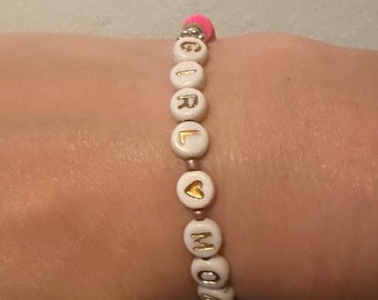 Girl Mom Clay Kralenarmband