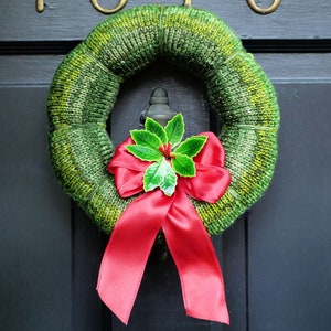 Knitted Holiday Wreath - PDF Pattern