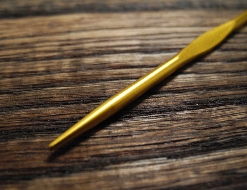 Handi Tool to pick up dropped stitches