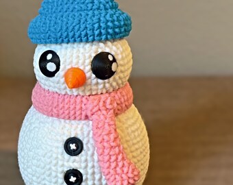 Cute Crochet Snowman for unique Christmas home décor gift and toy for coworker and kids, custom holiday amigurumi mini snowman kit