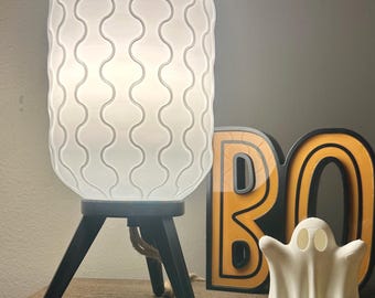 Elegant Ambient Light Lamp – Modern Table Lamp with Wavy Design & Tripod Base for Home Décor and Brightening Spaces