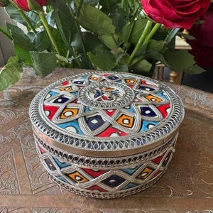 Boîte à bijoux en céramique et métal, fabrication artisanale à Fès, Maroc (modèle n3)