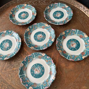 Lot de 6 assiettes 15 cm porcelaine COCEMA de Fès, Maroc, décor de paon sur fond turquoise