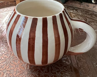 Taza redonda grande de cerámica de Marruecos con estampado de rayas marrones