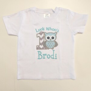Boy Owl Shirt & Personalized Party Hat Set, Look Whoo's Turning 1,Toddler Baby First Birthday Smash Cake Photo Props, Woodland Forest Friend bild 4