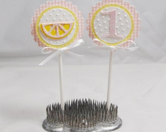 Pink Lemonade Cupcake Toppers Set de 12, Bebé Niño Niña Primer 1er Cumpleaños, Decoración de la fiesta de limón Decoraciones, Cumpleaños de verano