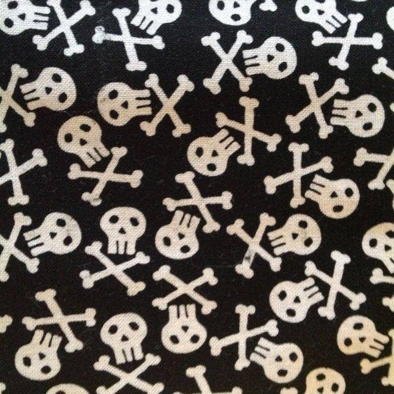 Skull Pet Placemat ReversibleAbsorbs waterBone shapedGift IdeasBlackWhite skulls