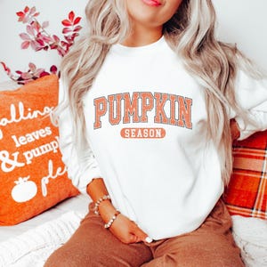 Vintage Pumpkin Season Crewneck Sweatshirt, Cozy Autumn Fall Vibes