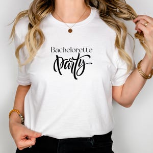 独身パーティーTシャツ、花嫁になるTシャツ、花嫁チームTシャツ、花嫁介添人シャツ、ブライダルパーティーシャツ、結婚パーティーギフト