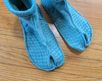 Split Toe House Slippers / Cozy Tabi Socks / Ankle / Upcycled Cashmere / USW 10-11/M 8.5-9.5 EU 42-43.5