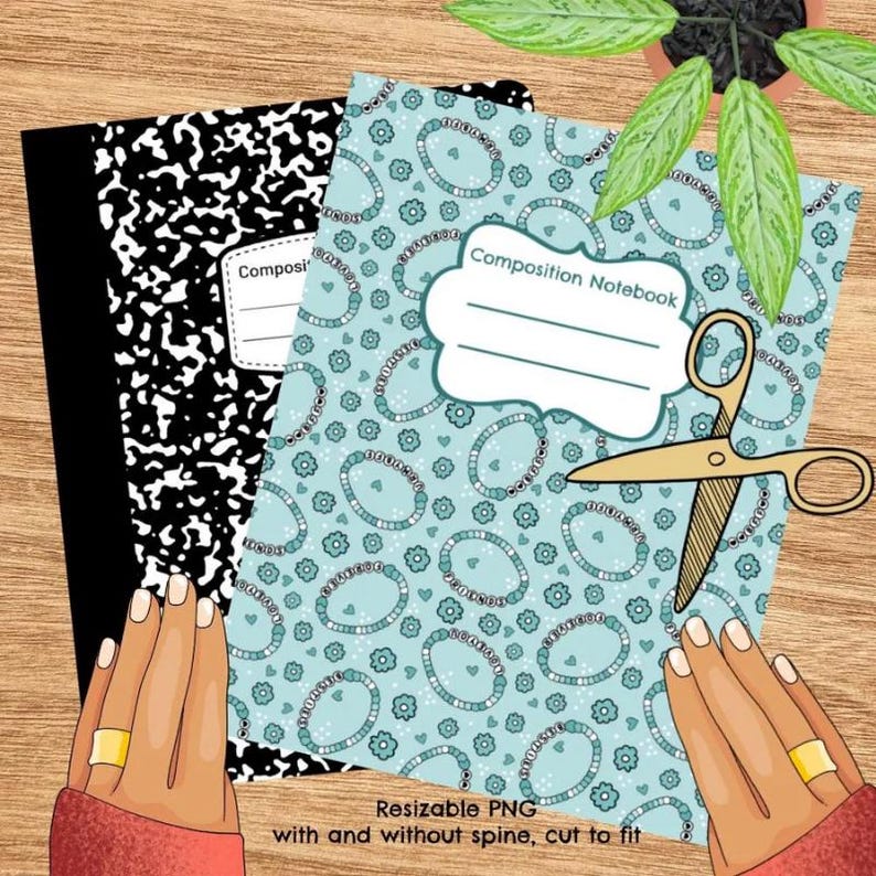 Op de afbeelding: Twee compositieboeken, &eacute;&eacute;n zwart-wit gespikkeld, de andere lichtblauw met een armbandpatroon. Een gouden schaar ligt op het blauwe notitieboek. De tekst "Composition Notebook" is zichtbaar. De tekst "Resizable PNG with and without spine, cut to fit" is ook zichtbaar.