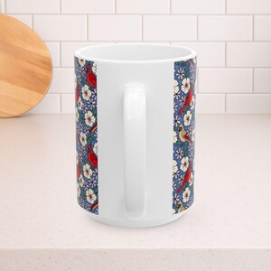 Taza de cerámica con diseño floral de pájaros cardenales de 15 oz, cardenales machos y hembras, flores de pájaros rojos, taza de té grande, cuando aparece un cardenal, un ángel está cerca imagen 4