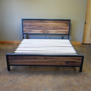 Kraftig Bed Number 4 with Walnut Bild 3