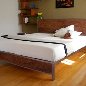 The Early Century Bed King Size image 3