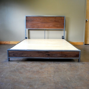 The Early Century Bed Queen Size image 3