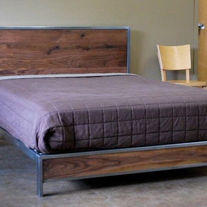 The Early Century Bed - Queen Size