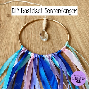 Bastelset für Sonnenfänger mit Bändern in Blau, Grün, Türkis und Lila – Perfekt für Kinder und Erwachsene