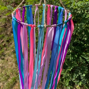 Wind chime made of satin ribbons, garden decoration, decoration for garden or balcony, gift for birthday, wedding decoration, outdoor decoration, opening