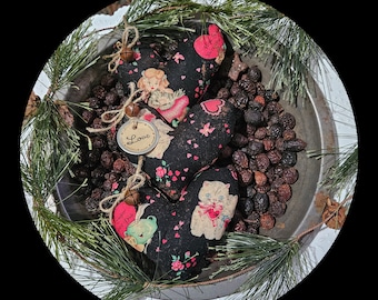 3 Primitive Vintage Retro Nostalgic Black Hearts LOVE Valentine February 14 Fabric Heart Bowl Fillers Ornies Ornaments Tucks Mini Pillows