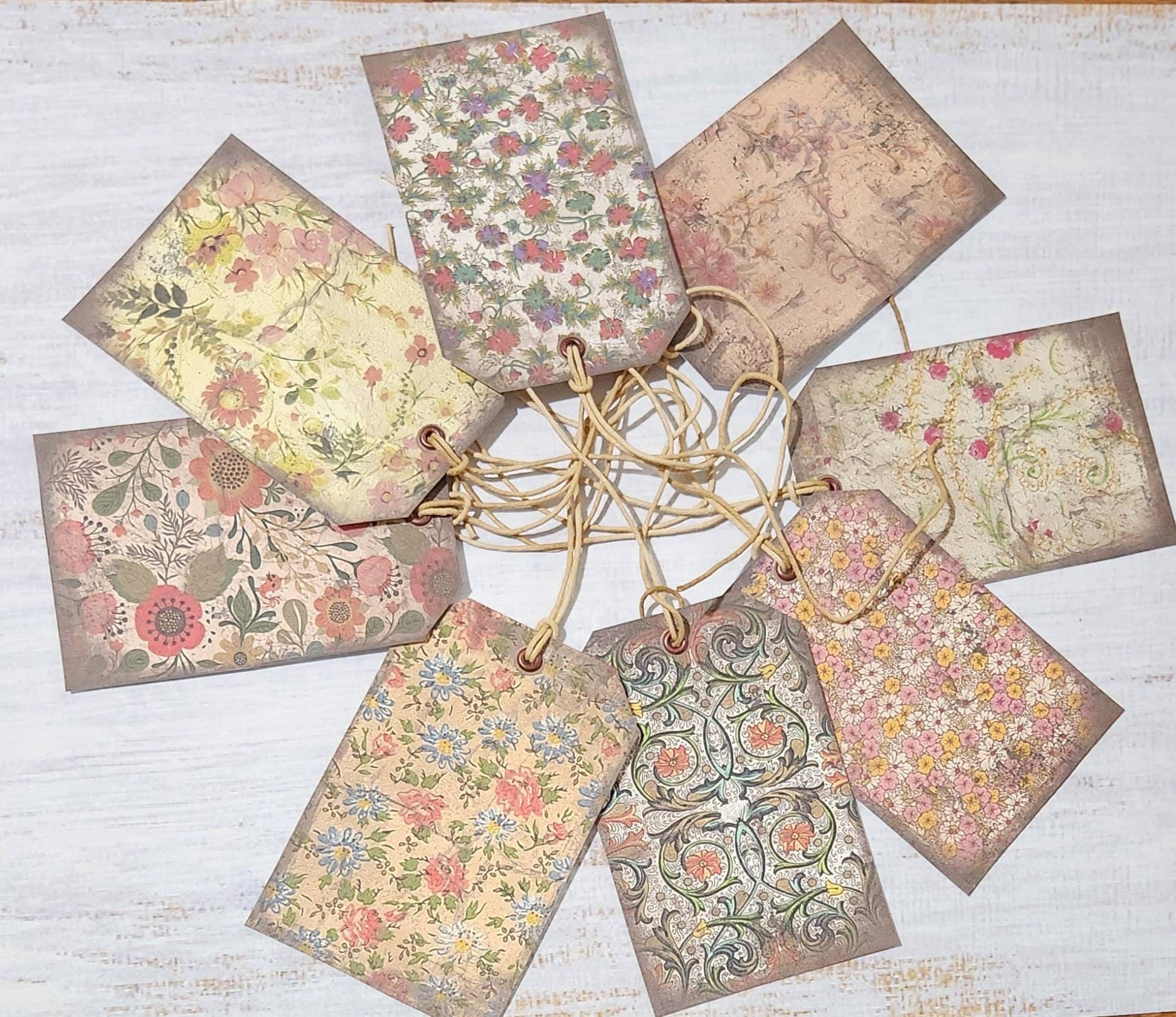 8 Primitive Antik Vintage-Stil Floral Scrapbooking Verzierungen Hang Tags Geschenkanhänger Verkäufer Preisschilder