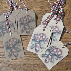 9 Landhaus Weihnachten Winter Candy Canes Geschenkanhänger Geschenkkrawatten Goodie Bags Baumschmuck Ornies Kraft braun oder weißer Karton