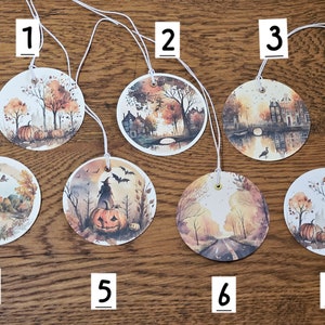 9 Herbst Blätter Bäume Vögel Hexe Kürbis Aquarell Halloween 2,5 ""Runde hängen Tags Baum Ornamente DIY Junk Journals Verschönerungen."