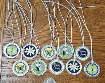 Etiquetas de abejas y mariposas de primavera: Adornos para árboles en miniatura, Scrapbooking (Juego de 10)