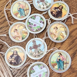 10 TINY TAGS Páscoa Tema Religioso Cruz Jesus Cordeiro Anjo Bebê Pintinho 1 1/4 Polegada Metal Rimmed Hang Tag Presente Tags Gravatas - Mini Enfeites de Árvore