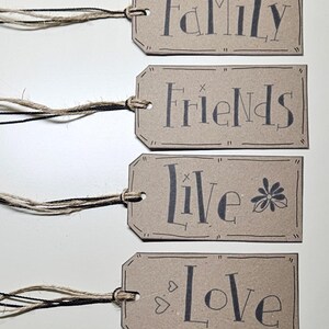 6 etiquetas colgantes primitivas para vivir, amar, reír, familia, fe, amigos, adornos para atar, rellenos para cuencos, decoración de granja, detalles DIY, bolsas de regalo, adorno para regalo