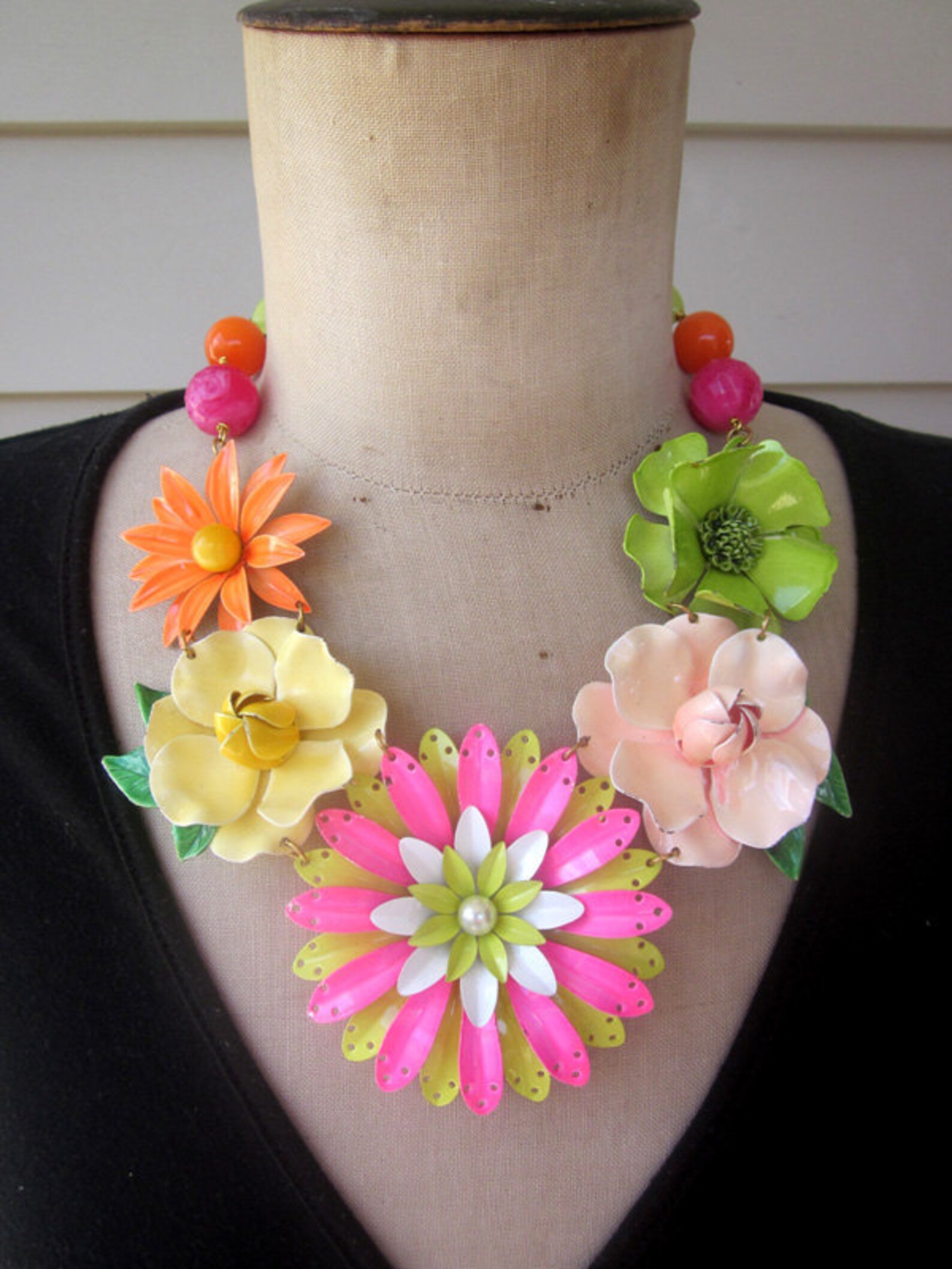Vintage Necklace Enamel Flower Necklace Flower Power Etsy