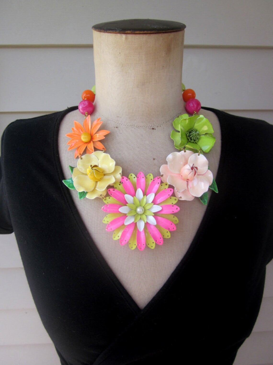 Vintage Necklace Enamel Flower Necklace Flower Power Etsy