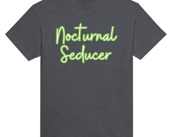 T-shirt 'Nocturnal Seducer' - Mysterieus en verleidelijk Madkweb