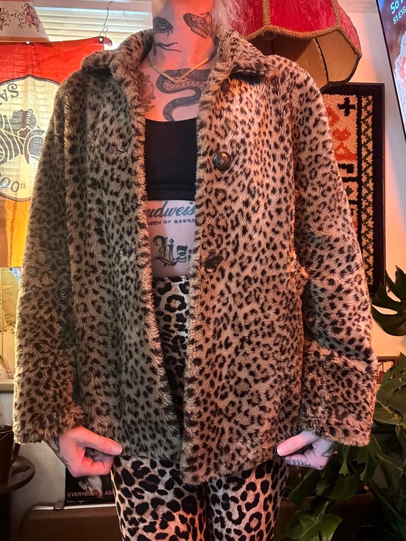 AGELESS classic faux fur leopard coat w/ pockets